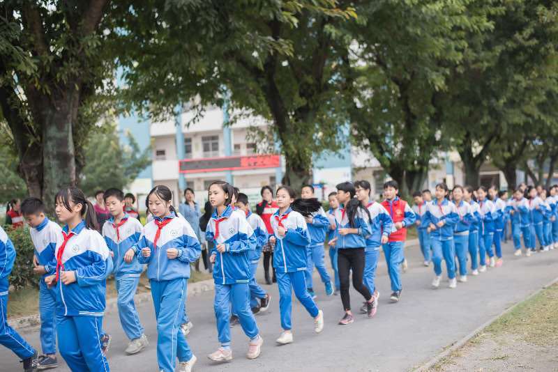 韶关市武江区阳山小学冬季长跑活动